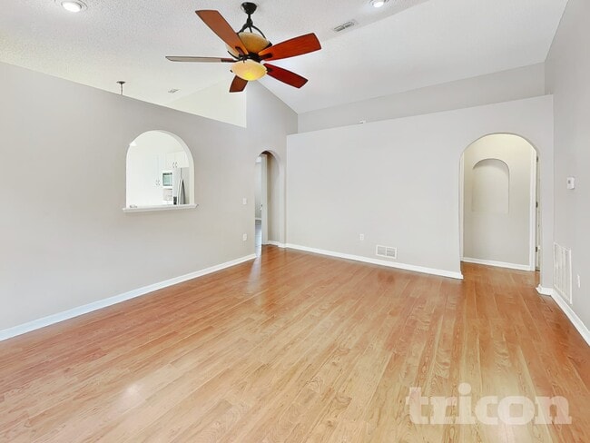 Photo - 30602 Birdhouse Dr