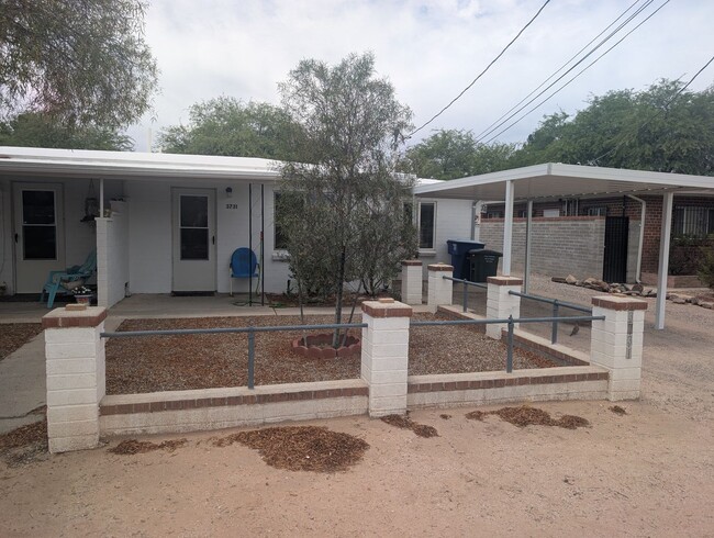 Building Photo - Triplex - 1 Bedroom and 1 Bath Unit