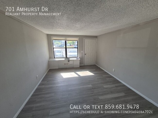 Photo - 701 Amhurst Dr
