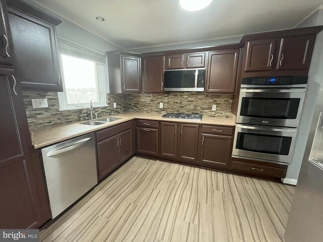 Photo - 6706 Longridge Dr