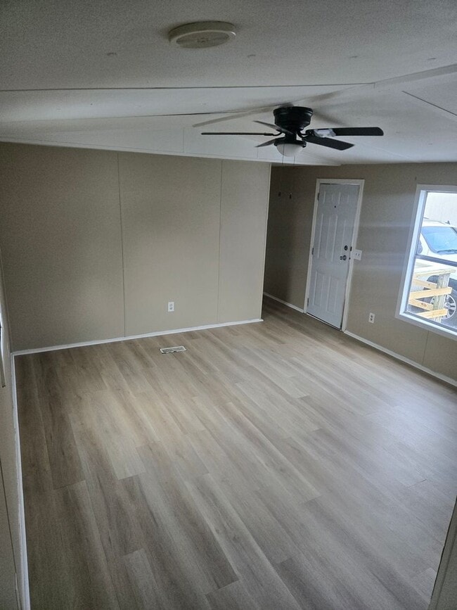 Photo - 3 bedroom, 2 bath Mobile Home in Yorktowne