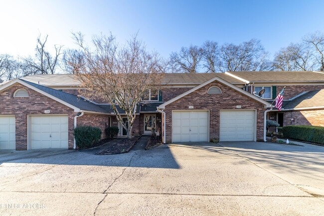 Building Photo - 136 Durwood Rd