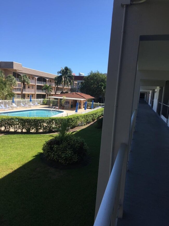 Photo - 541 Blue Heron Dr Unidad 215