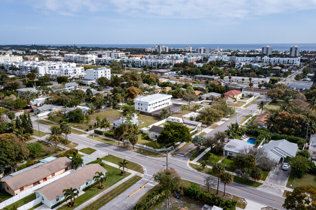 Building Photo - The Cove Apartments