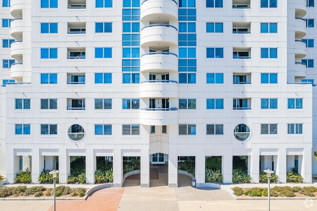 530 E Ocean Blvd Long Beach, CA, 90802 - Harbor Place Tower