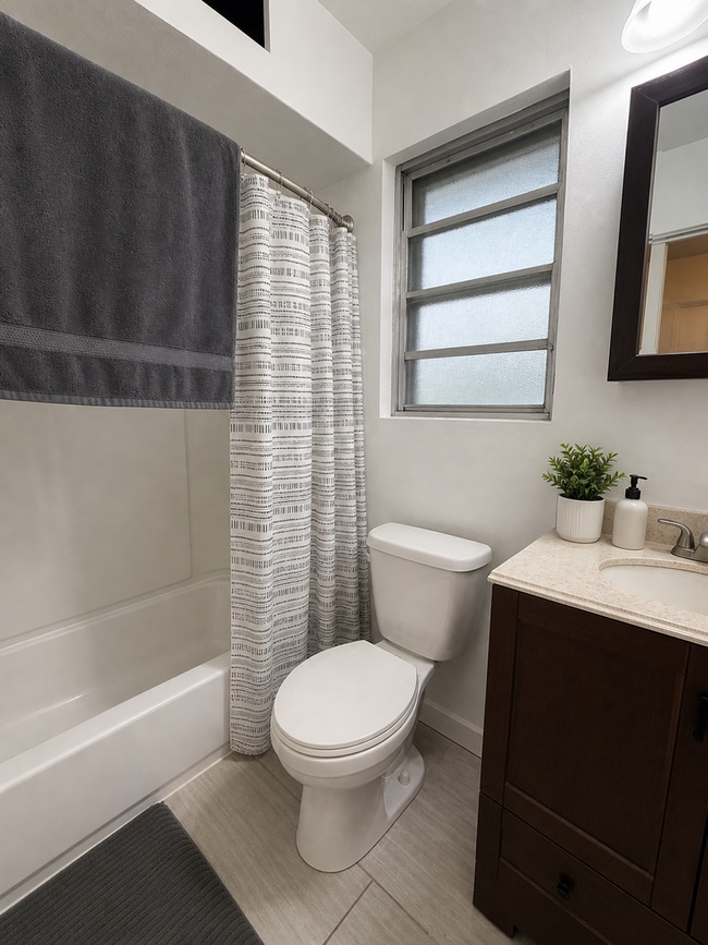 Photo - 3 bedroom 1.5 bathroom home for rent in Belleville