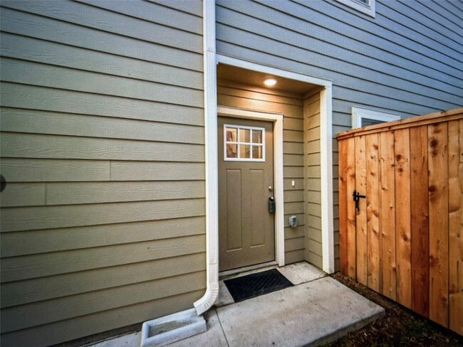 Photo - 1511 Revolution Way