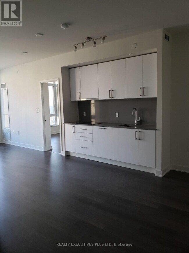 Photo - 576 Front St W Unit 1704E