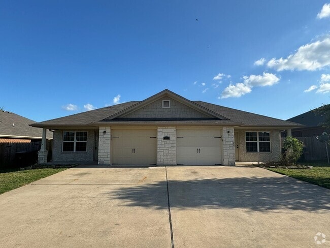 Building Photo - 523 Kacie Dr Unit B Rental