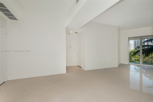 Photo - 20000 E Country Club Dr Unit 412