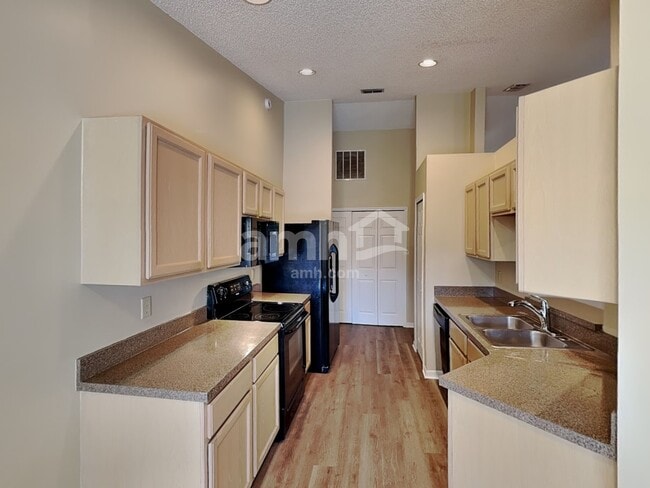 9051 Rockpond Meadows Dr