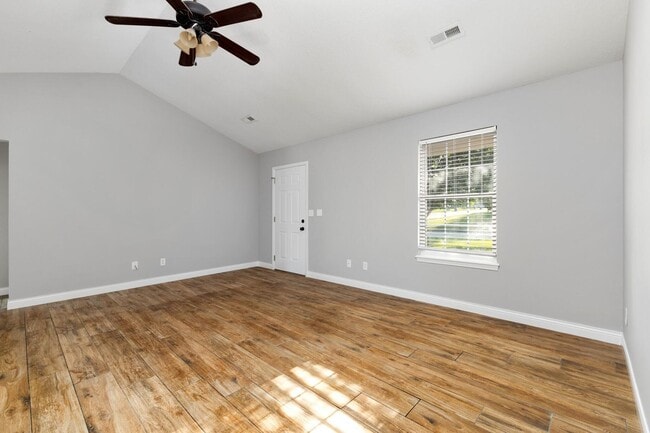 Photo - Fabulous 3 Bed 2 Bath House!