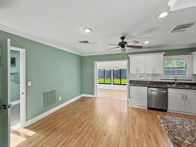 150 SE 5th Ct