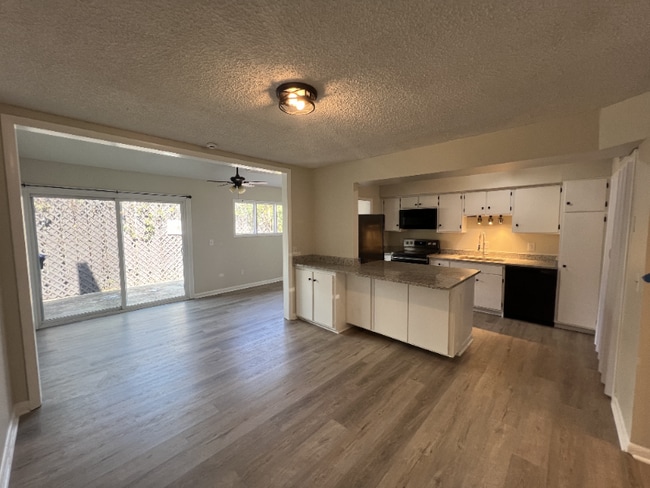 Photo - 6905 Cleaton Rd