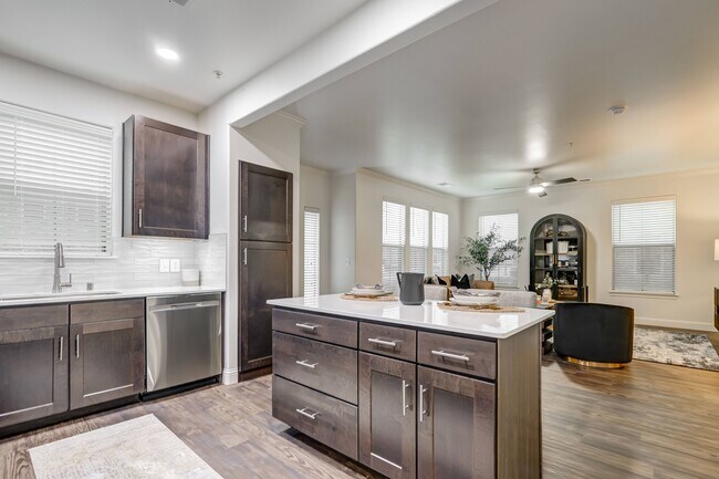 La Villita Lakeside and Landings