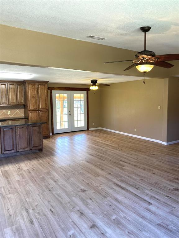 Photo - 137 Road Runner Ln