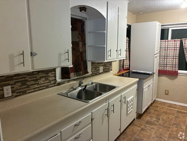 Building Photo - 784 33 Rd Rental