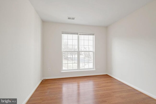 Building Photo - 103 Whiskey Creek Cir