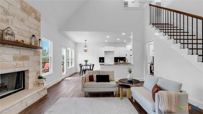 Photo - 105 Chesterfield Dr