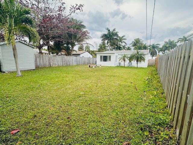 Photo - 640 Oak St