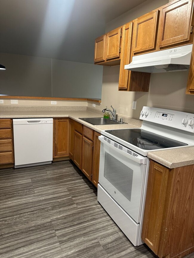 223/225 K St NE