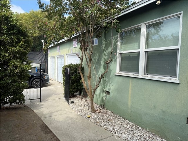 Photo - 5901 woodman Ave