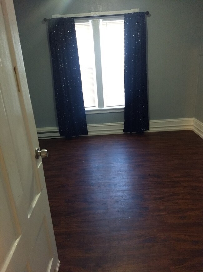 Livingroom - 25 Hacker St Unit 2F