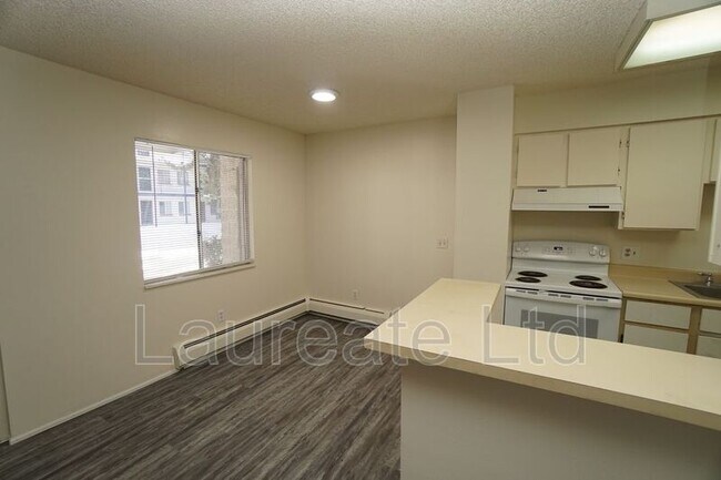 Photo - 2225 S Jasmine St Unit #116