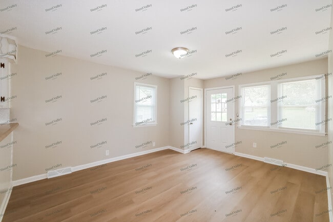 Photo - 1013 N Duvall Ave