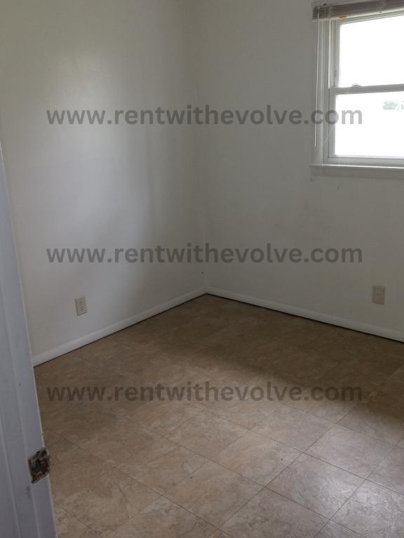 Photo - 205 S 2nd St