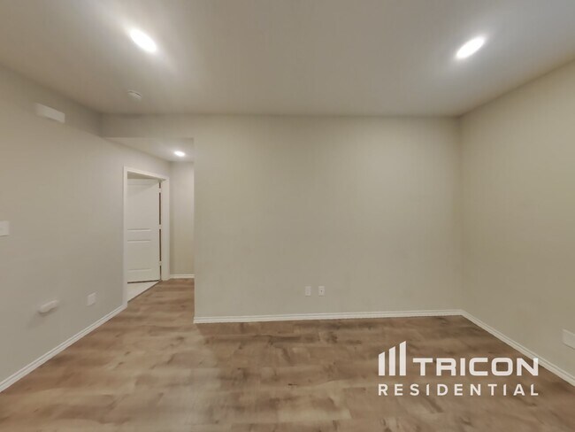 Photo - 1904 Tulipwood Dr