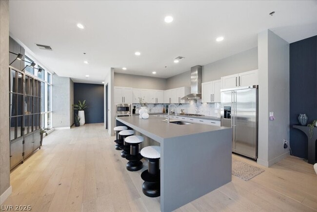 Photo - 4575 Dean Martin Dr Unidad 307