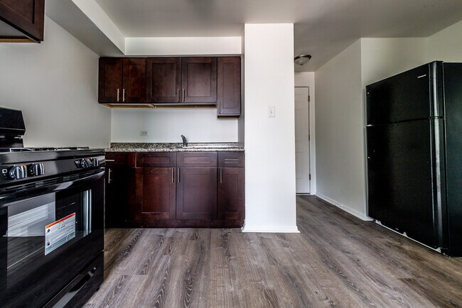 Cocina - 1516-1518 E 70th St