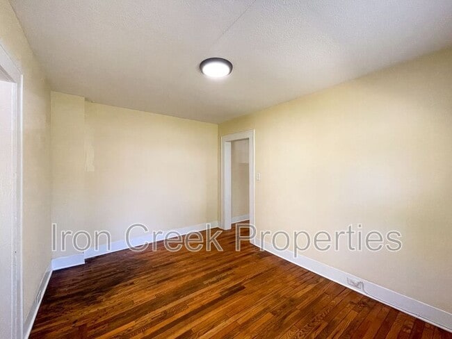 10 Latta St