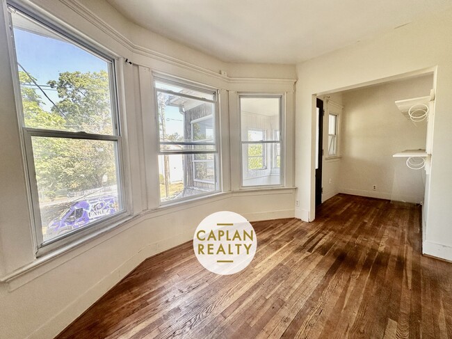 Building Photo - 104 Webster St Rental