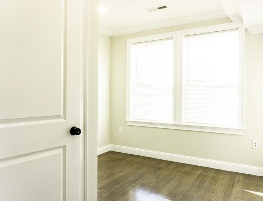 Photo - 1584 Tremont St Unidad 2