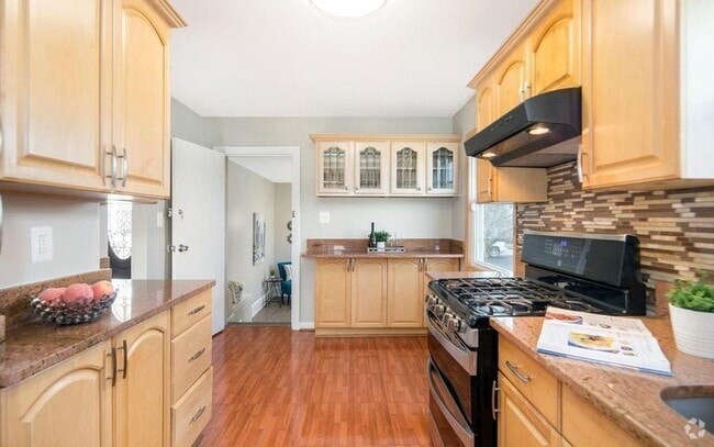 Building Photo - 4435 6th Pl NE Rental
