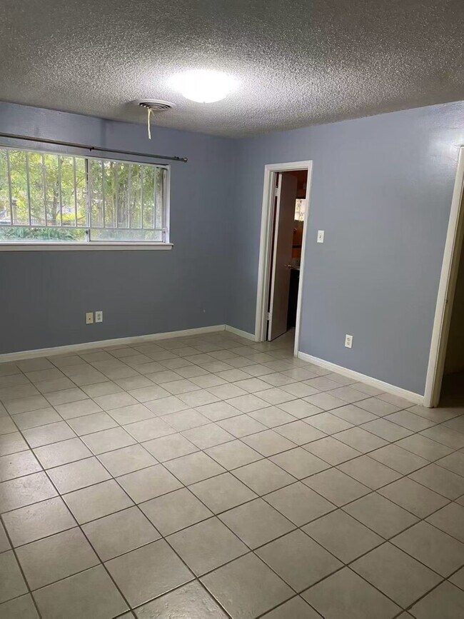 Photo - 8911 Mobud Dr