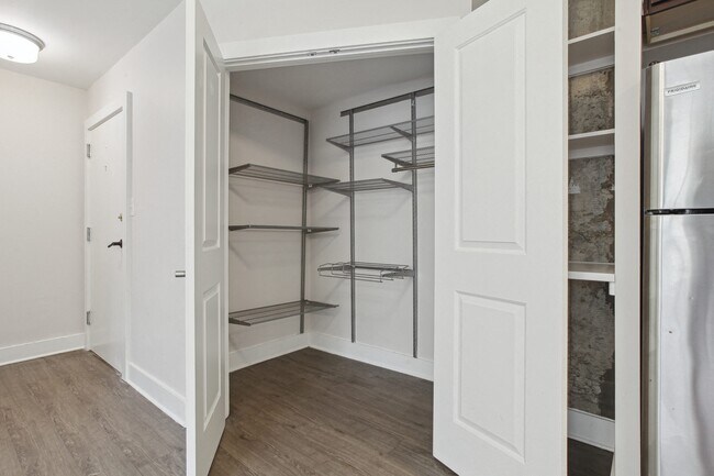 Premium Package - Huge Walk-In Closet