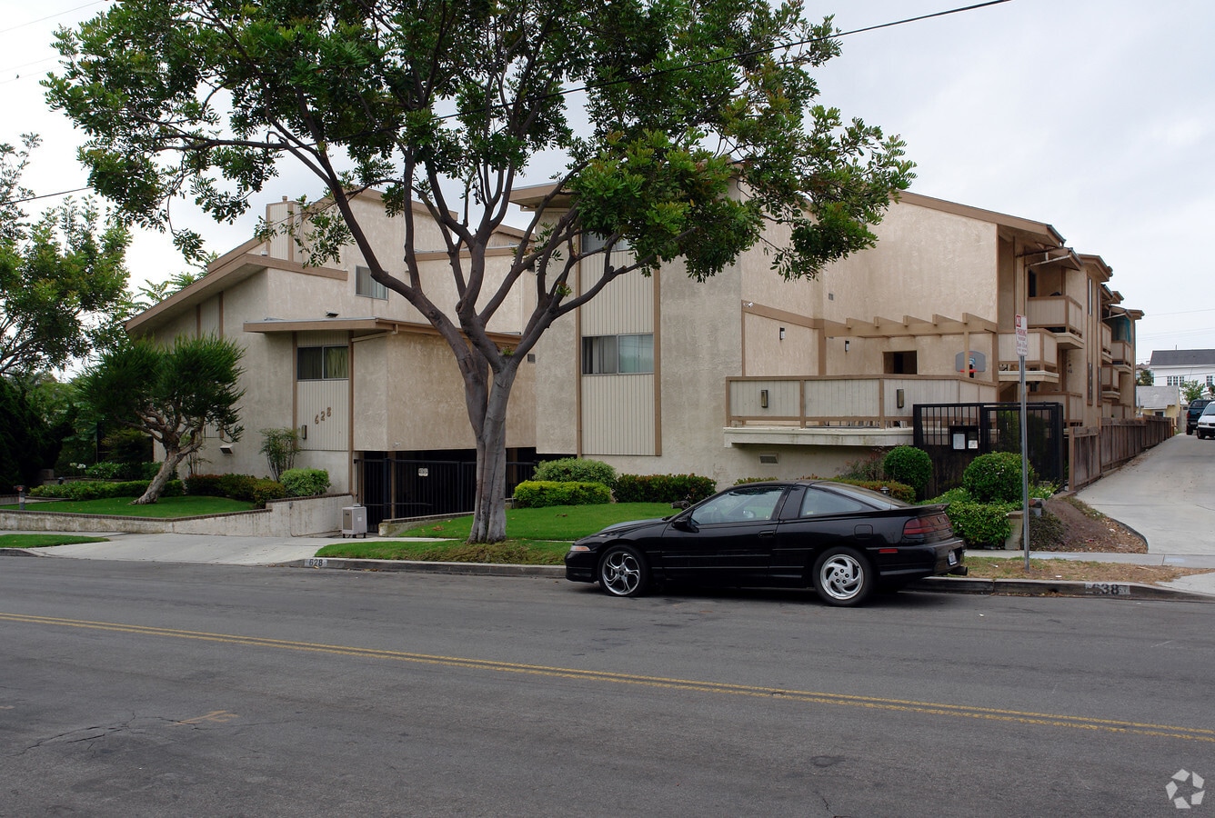 Photo - 628 W Imperial Ave