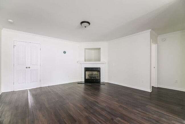 3600 Saguaro Ct