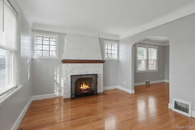 Photo - 1524 Cicotte Ave