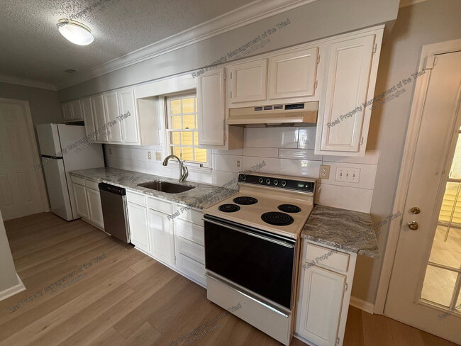 127 Edgedale Ct
