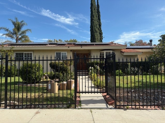 Photo - 10918 Reseda Blvd