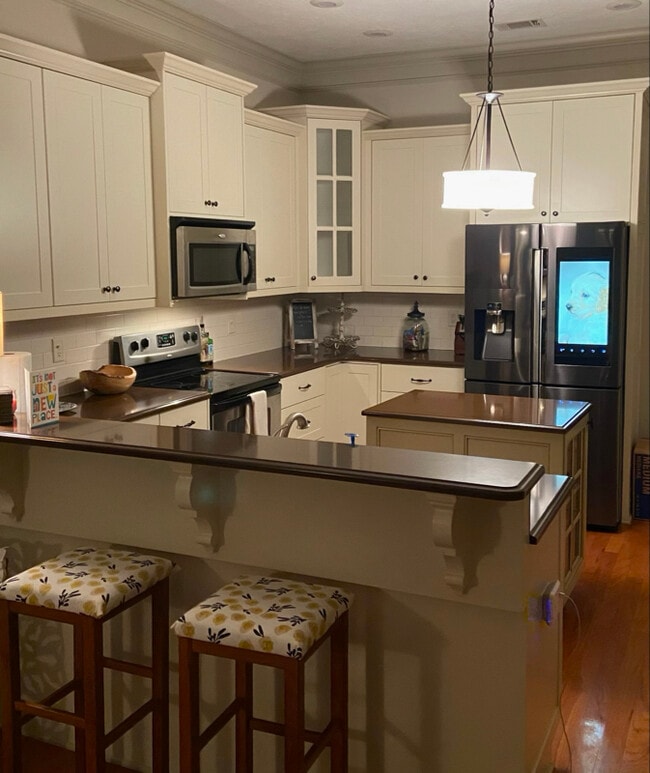 Photo - 1002 Mitchell Ln