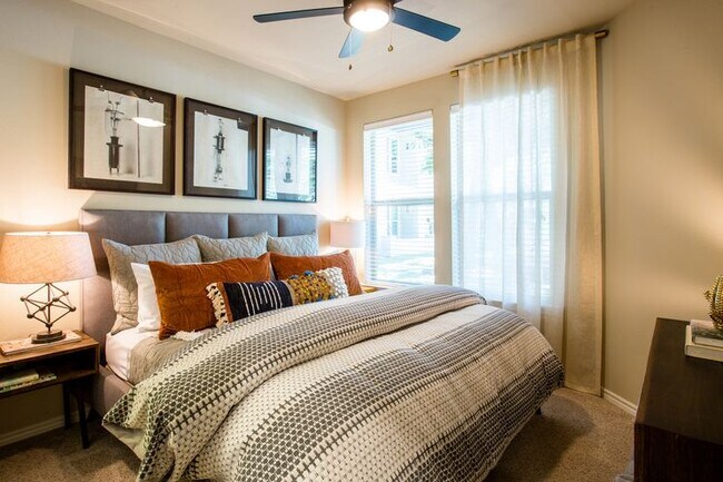 Photo - 13010 Ridgeline Blvd Unidad 3206