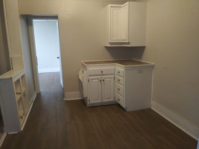 Photo - 907 S Carolina St Apartment Unit B