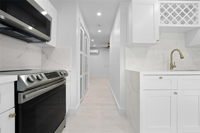 Photo - 129 SW 9th Ave Unit 3