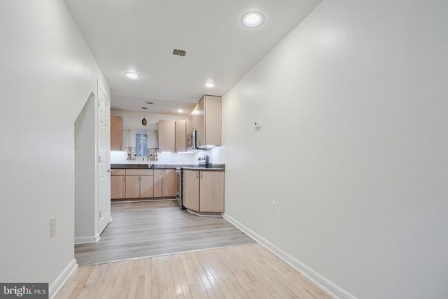 Photo - 1018 Booth St