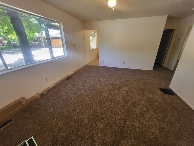 Photo - 2068 W Sheffield Manor